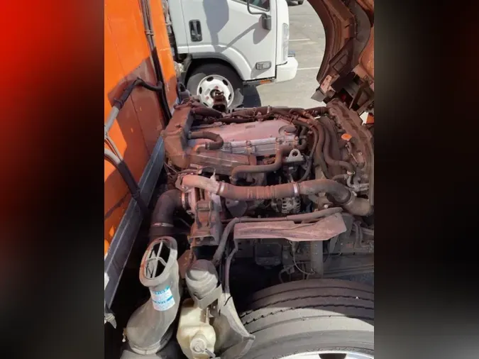 2019 ISUZU NQR