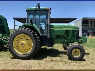 2000 John Deere 7810