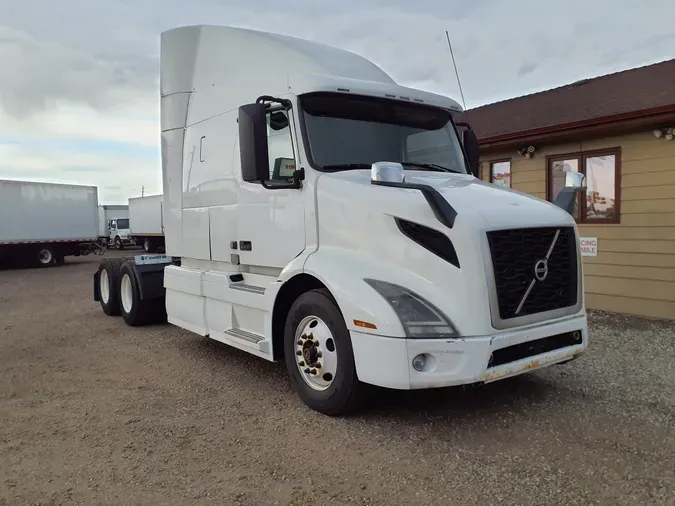 2019 VOLVO VNR64T-640