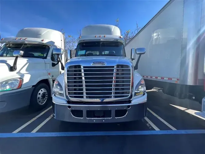 2019 FREIGHTLINER/MERCEDES CASCADIA 125