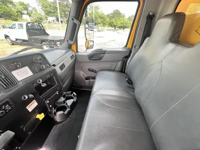 2019 Freightliner Business Class M2 106