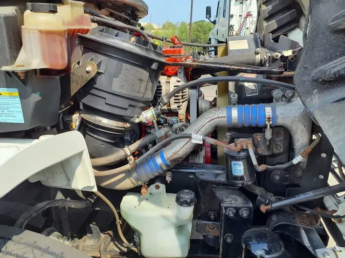 2018 FREIGHTLINER M2 106