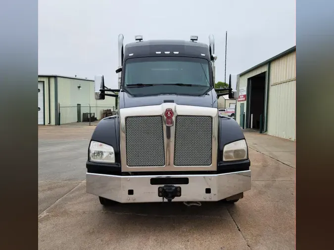 2021 Kenworth T880