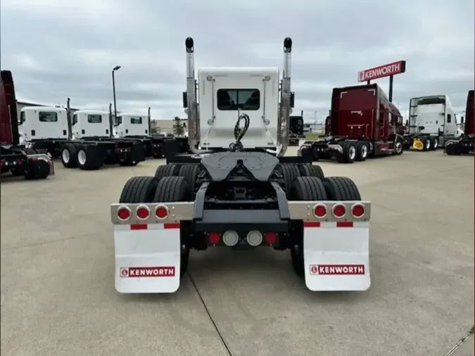 2025 Kenworth W900L