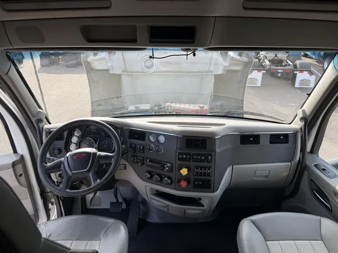 2022 Peterbilt 579
