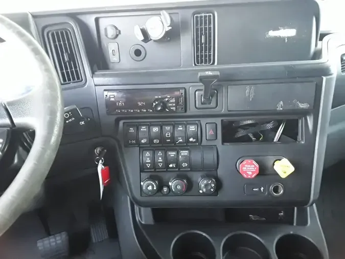 2020 NAVISTAR INTERNATIONAL LT625 SLPR CAB