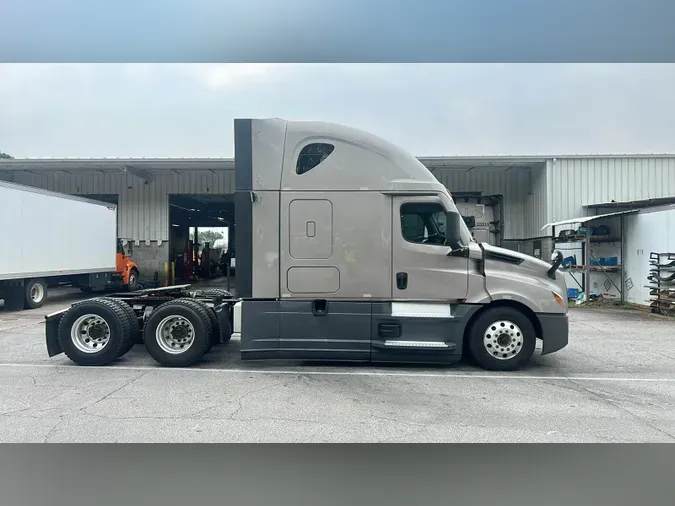 2023 Freightliner Cascadia 1268677d0739466db0c4ebd1ad87a9efd0d