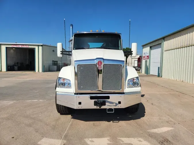 2026 Kenworth T880