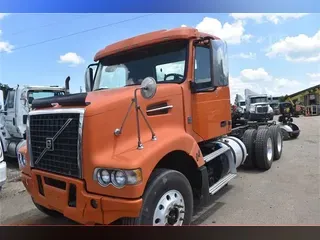 2014 VOLVO VHD64FT200