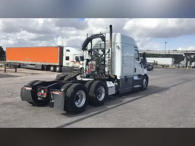 2020 Freightliner Cascadia 126867a78b9cc098e6a9ef7d73b6b8e446d