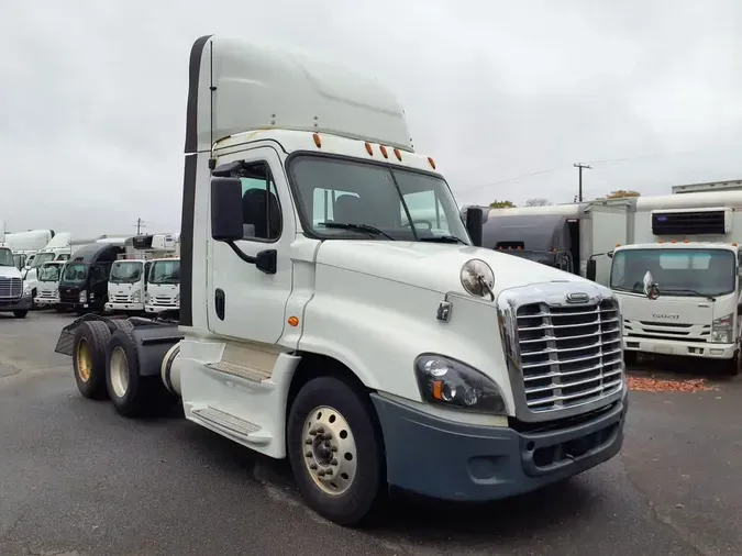 2020 FREIGHTLINER/MERCEDES CASCADIA 125