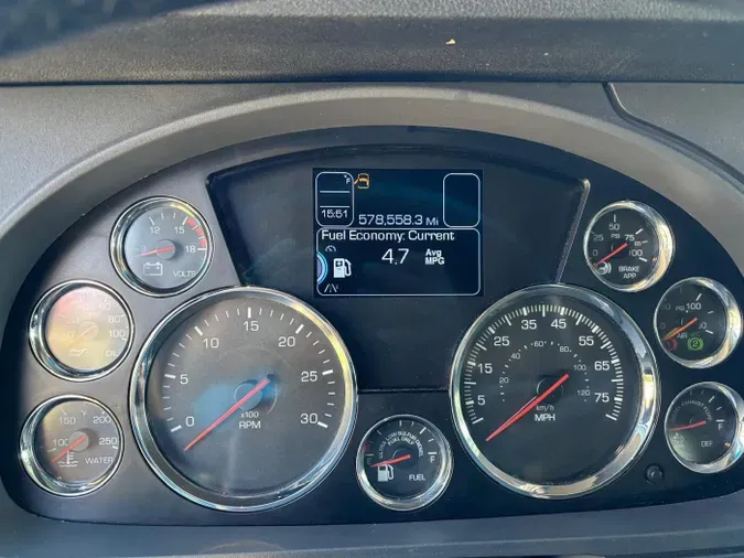 2022 Kenworth T680867c7de842805612d185a4b7d6903c2a