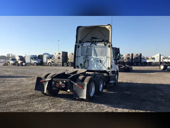 2020 Freightliner Cascadia 126