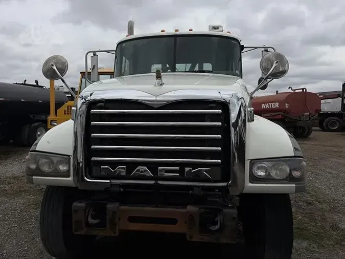 2015 MACK GRANITE GU71386801925b09bae286ae6031046743b6d