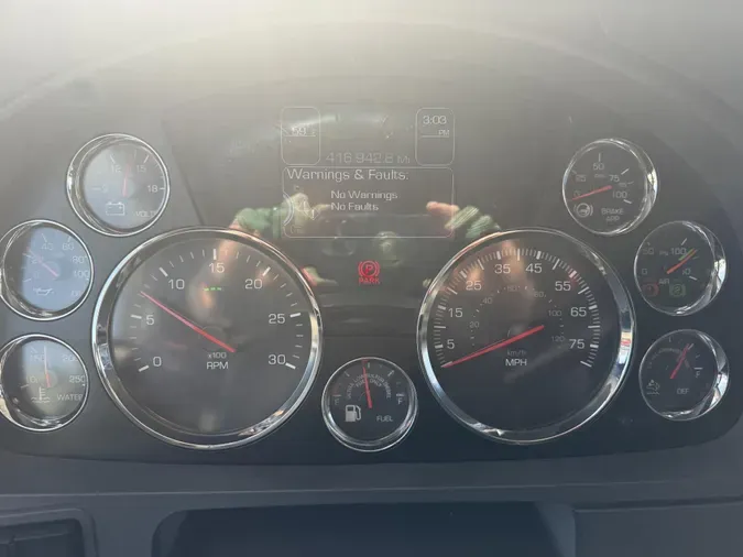 2021 Kenworth T68086842d538388f7b246a16399577e707c