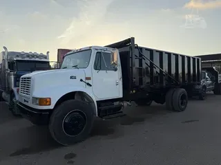 2002 INTERNATIONAL 4700