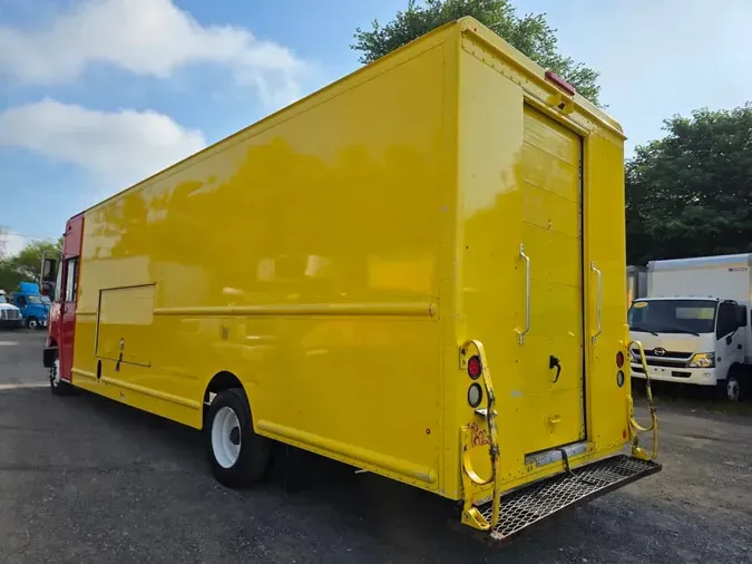 2017 FRTLR CUSTOM CHASSIS CORP MT55