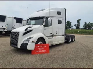 2020 VOLVO VNL64T-300