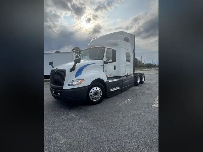 2022 International LT625