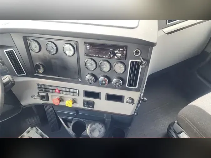 2019 FREIGHTLINER CA126