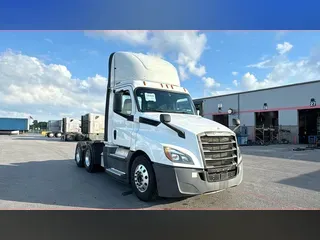 2019 Freightliner Cascadia 126
