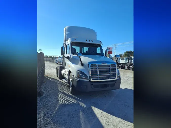 2020 FREIGHTLINER/MERCEDES CASCADIA 125