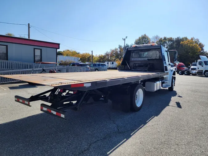 2017 FREIGHTLINER/MERCEDES M2 106