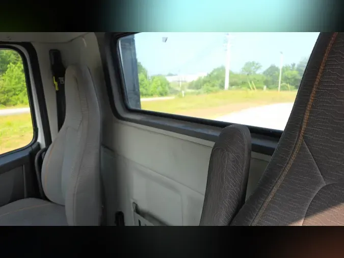 2019 Volvo VNL300