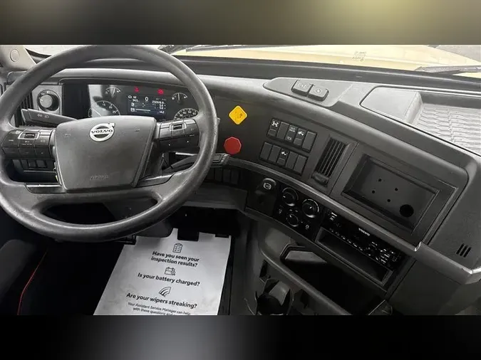 2020 VOLVO VNL300
