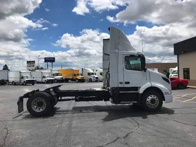 2019 Volvo VNR42300