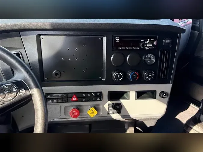 2022 FREIGHTLINER CA126