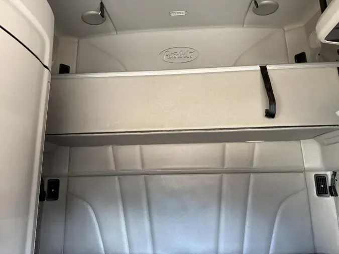 2021 Peterbilt 579868d412f98daf8b9d8e9764ef5148399