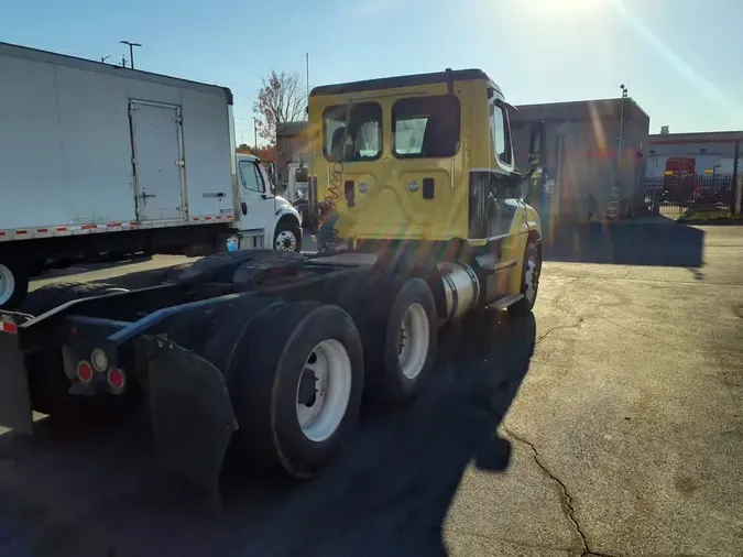 2017 FREIGHTLINER/MERCEDES CASCADIA 125
