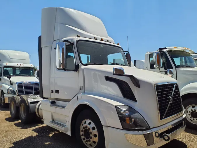 2017 VOLVO VNL64TRACTOR