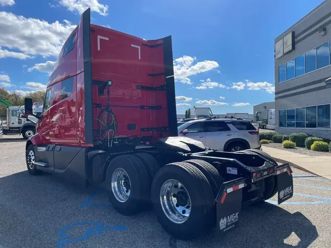 2026 VOLVO VNL64T860