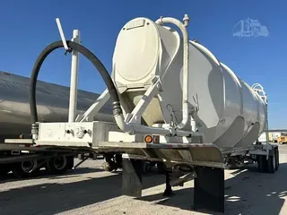 1991 HEIL 1200 CUBIC FEET TANK