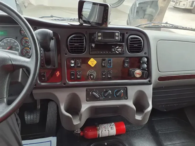 2022 FREIGHTLINER/MERCEDES M2 106
