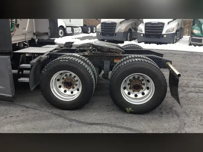 2022 Freightliner Cascadia 126869d8c07d73ab66f75e885c4f1c50234