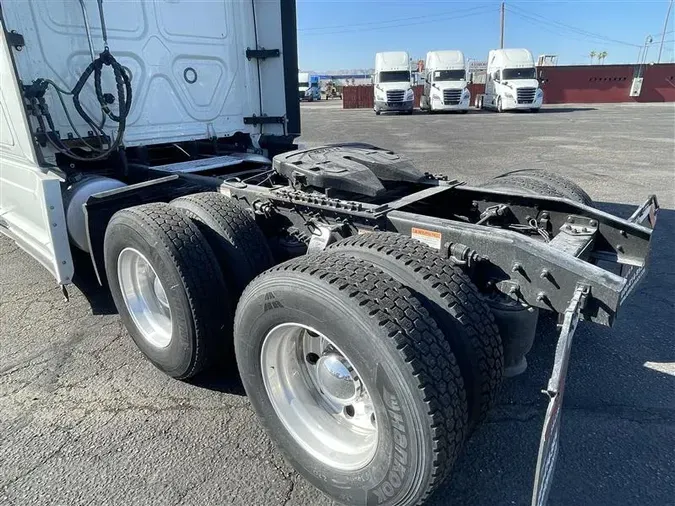 2020 FREIGHTLINER CA126