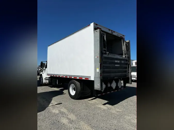 2017 FREIGHTLINER/MERCEDES M2 106