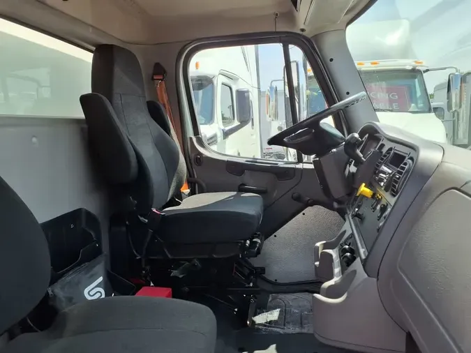 2019 FREIGHTLINER M2 106