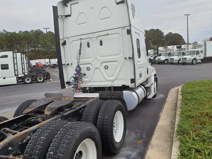 2016 FREIGHTLINER/MERCEDES CASCADIA 125