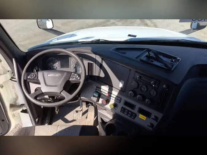 2021 Freightliner Cascadia 126