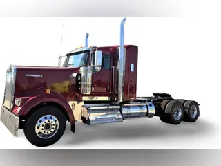 2025 Kenworth W900L