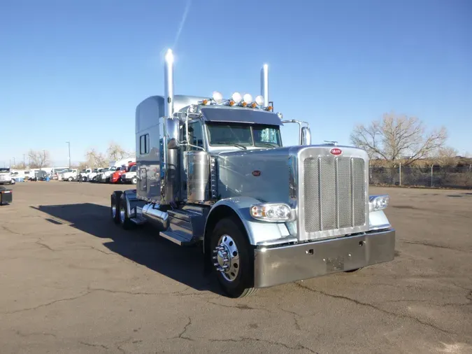 2022 Peterbilt 389