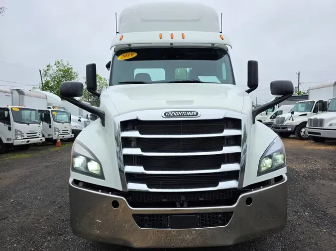 2019 FREIGHTLINER NEW CASCADIA PX12664
