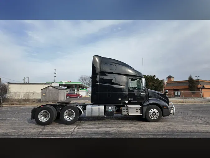 2019 VOLVO VNL64T760