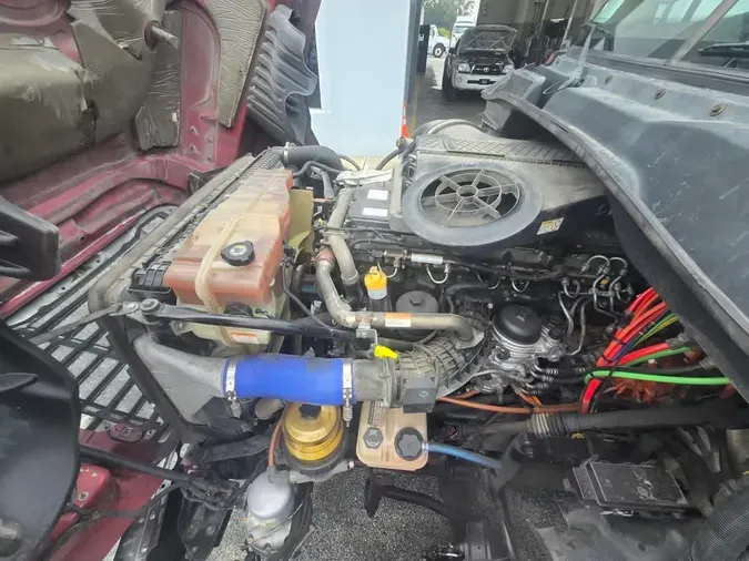 2019 FREIGHTLINER/MERCEDES CASCADIA 12586b9f43da441a626749e4ae077bab064