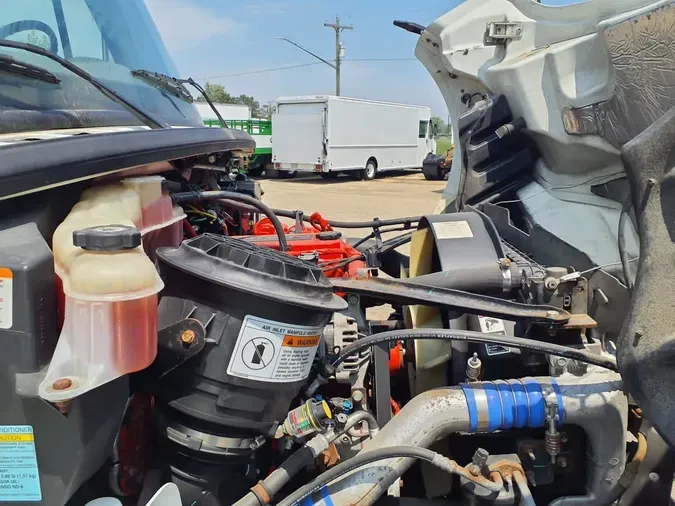 2018 FREIGHTLINER M2 106