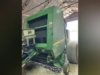 2011 John Deere 568
